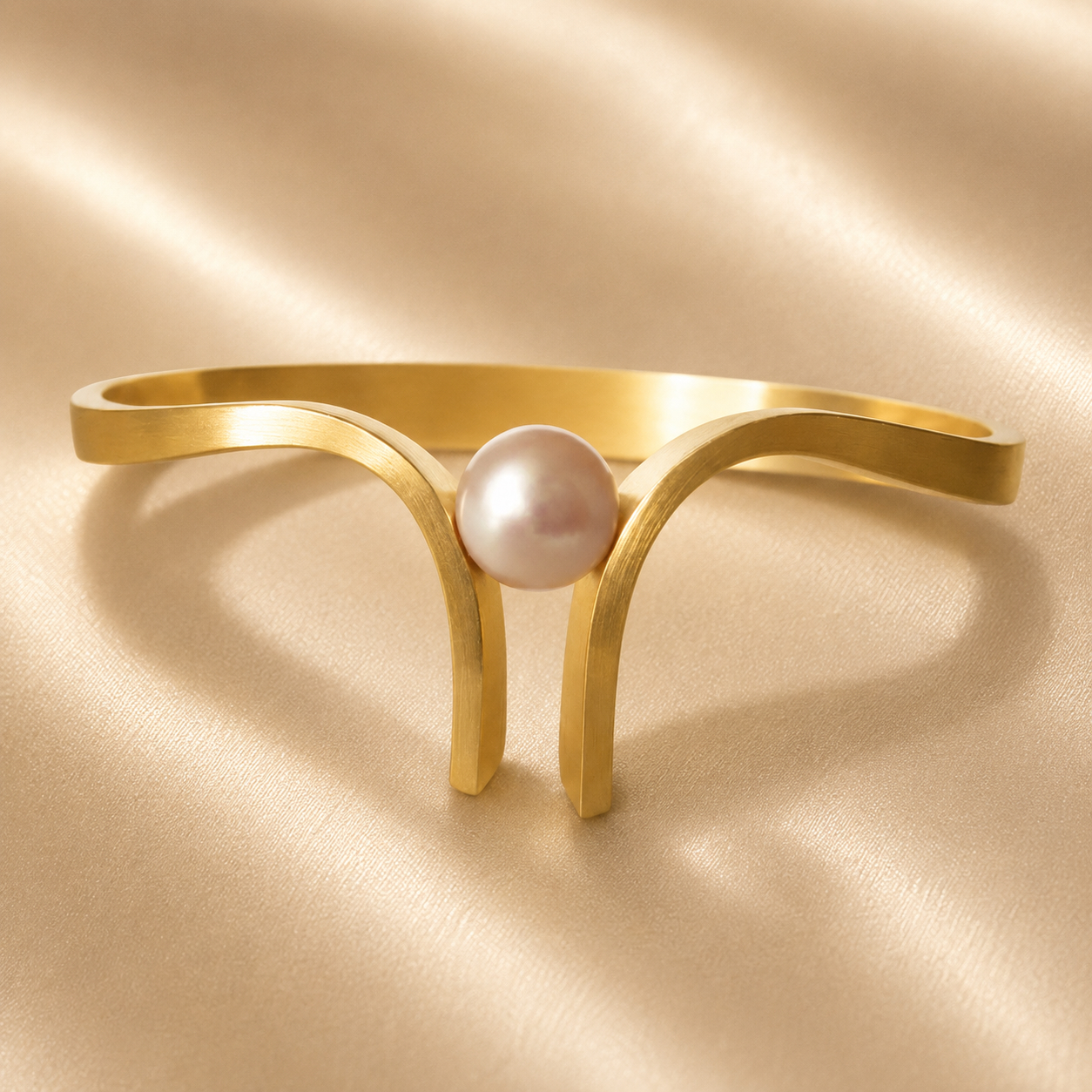 Armreif · Gelbgold mit Tahitiperle