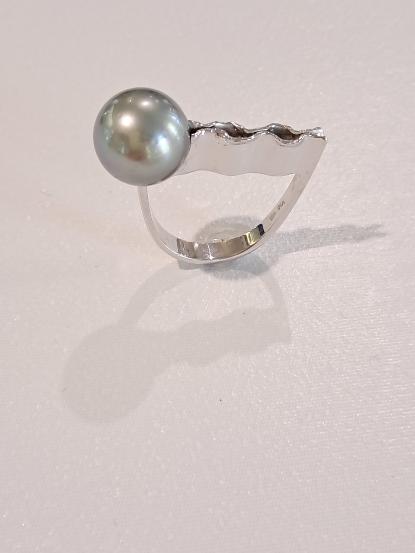 Ring · Weißgold mit Tahitiperle