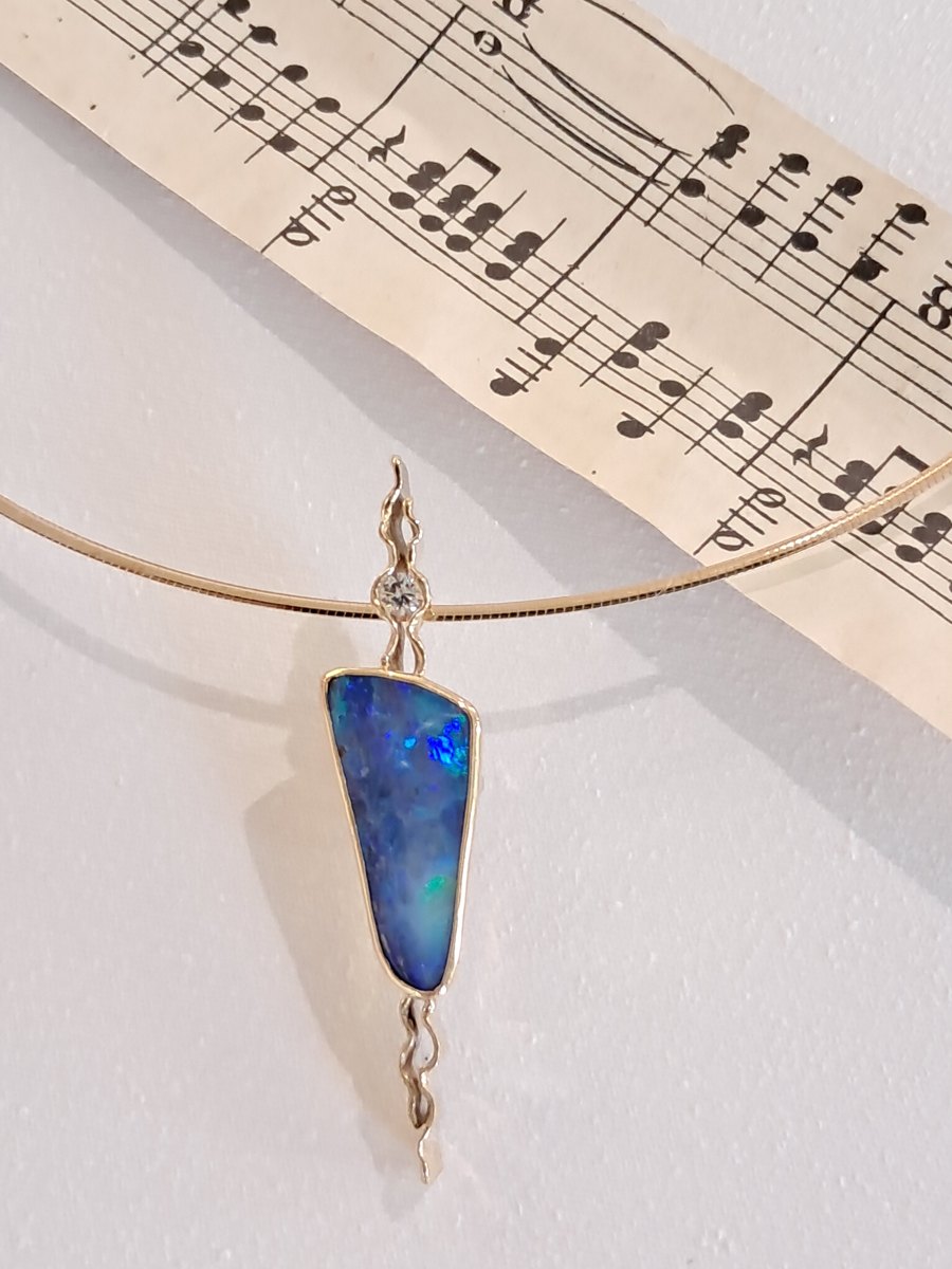 Anhänger · Boulderopal & Brillant, Gelbgold