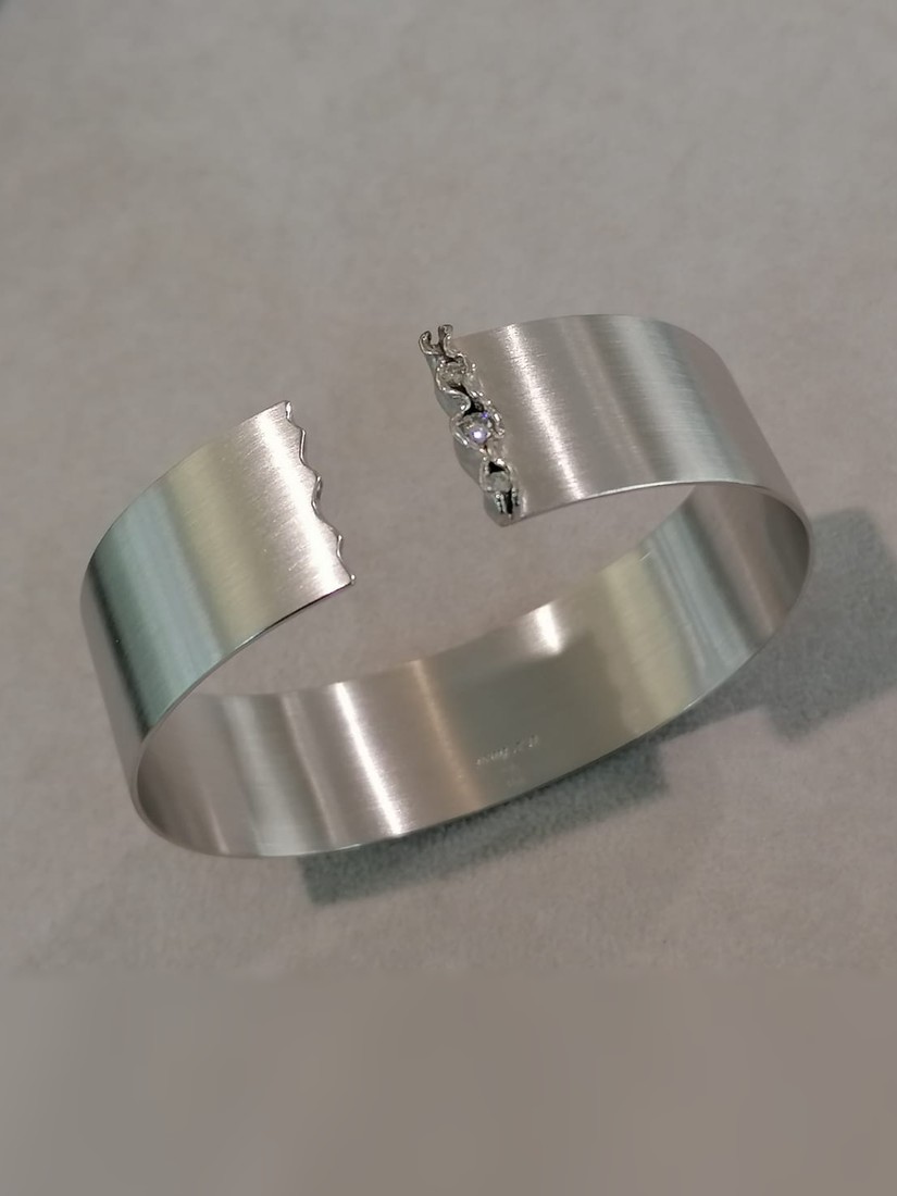 Armspange · Silber mit Brillanten