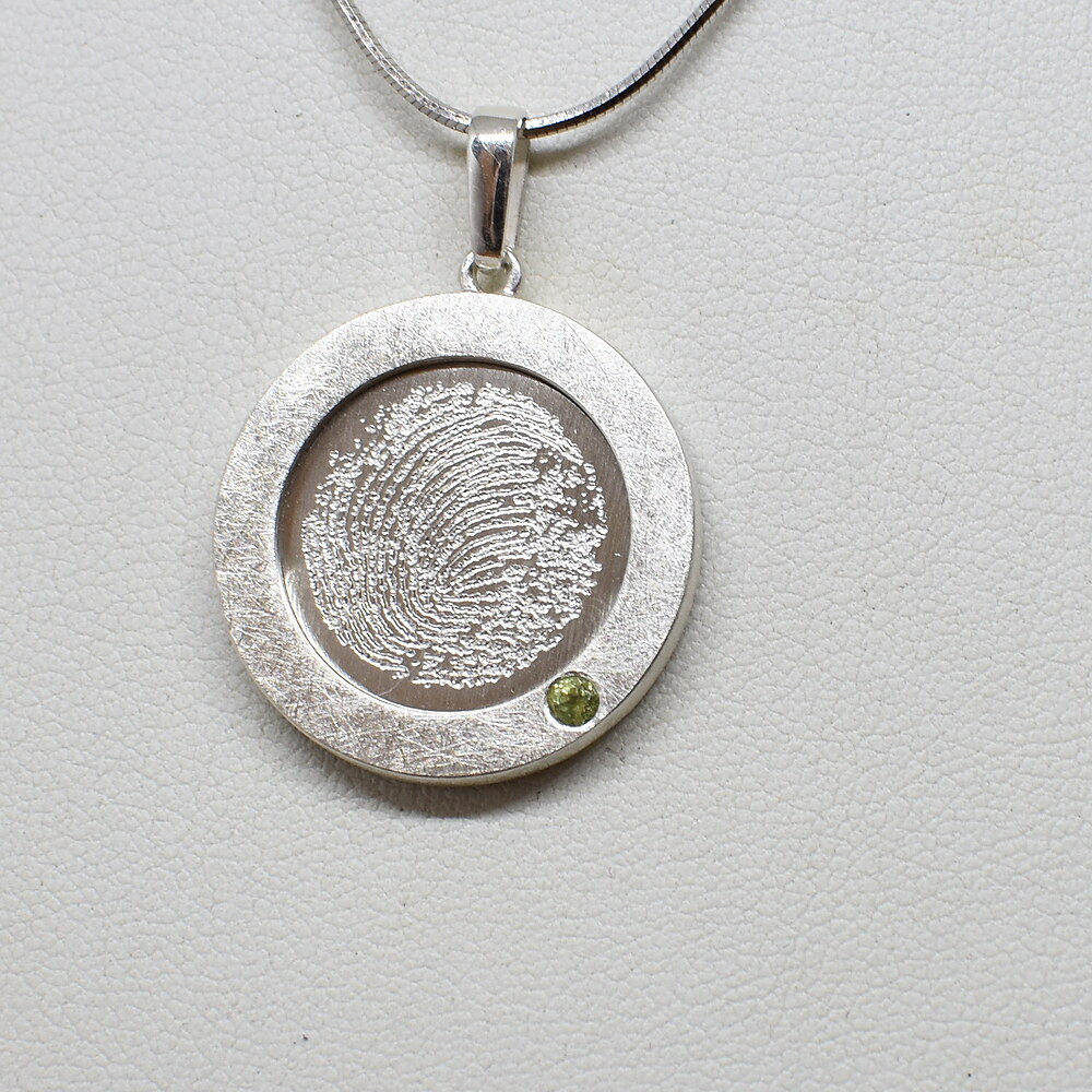 Silber · Fingerabdruck mit grünem Stein