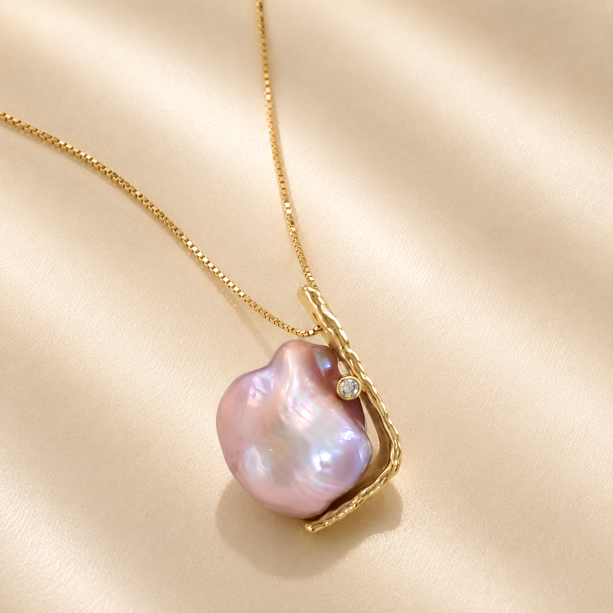 Anhänger · Barockperle mit Brillant