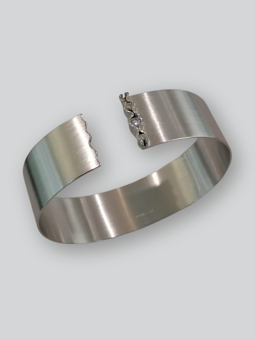 Armspange · Silber mit Brillanten